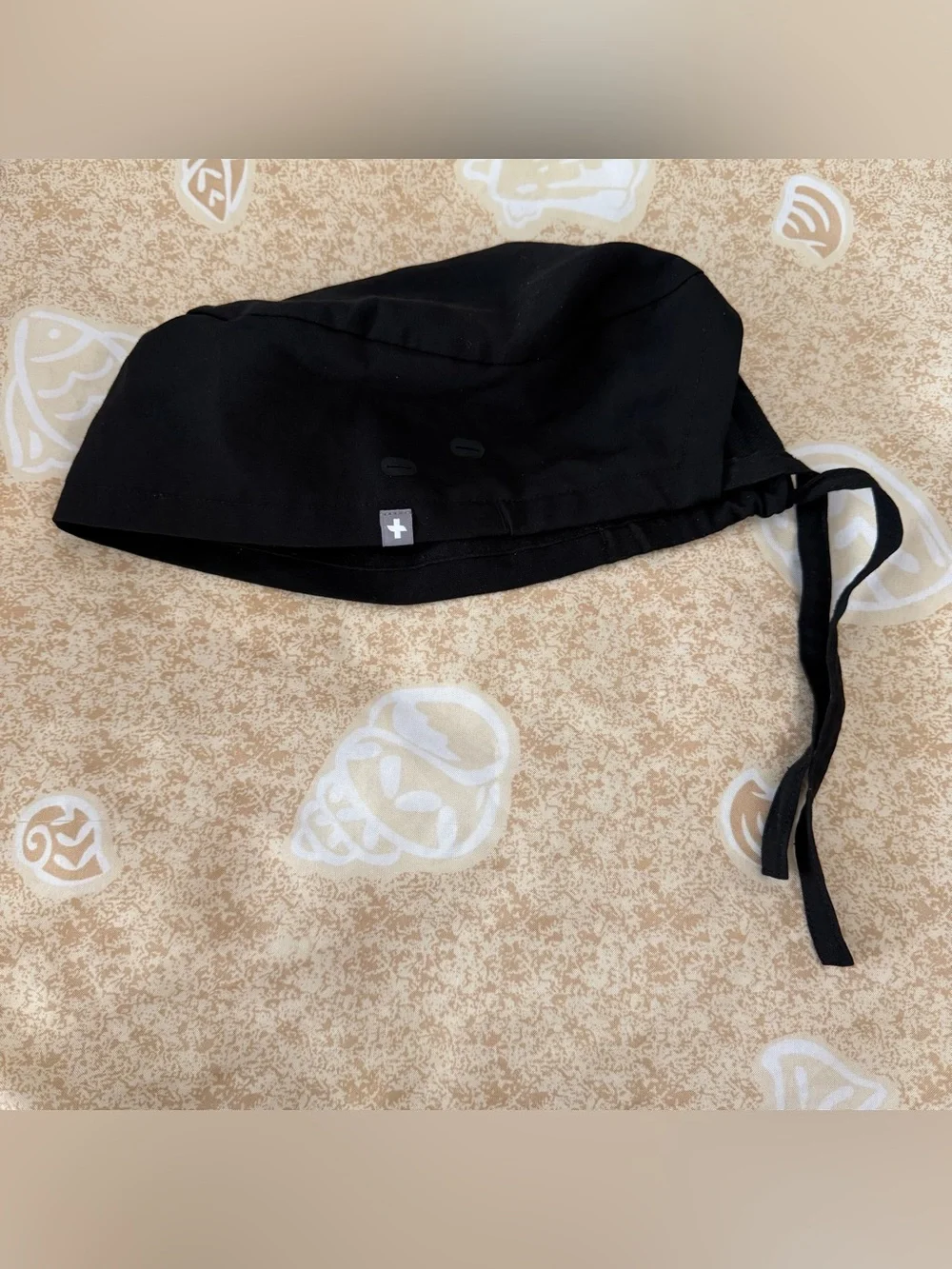 FIGS Modern Scrub Cap with Buttonholes Black 4016